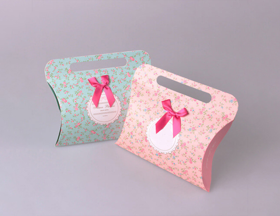 Pillow Boxes With Handle - Image 5